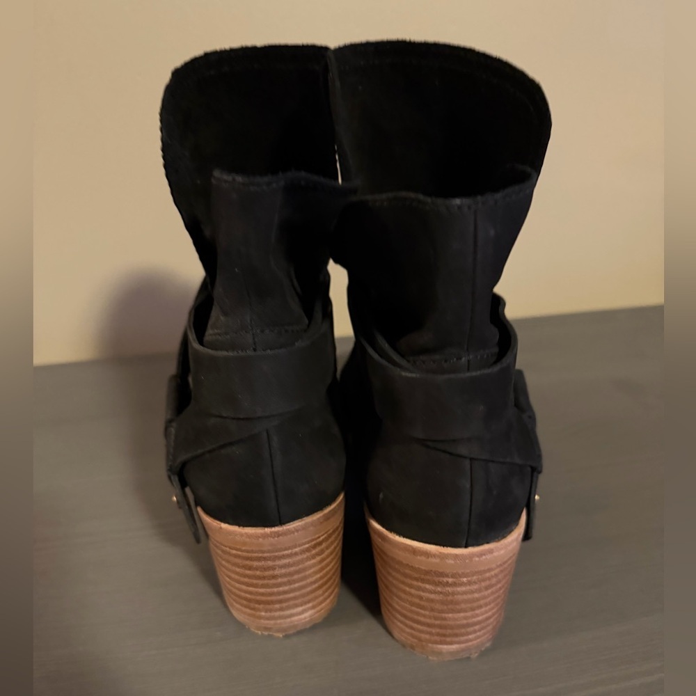 UGG Elora Black Ankle Boots for Women - Picture 7 of 9